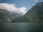 Milford Sound Hills.JPG (60 KB)